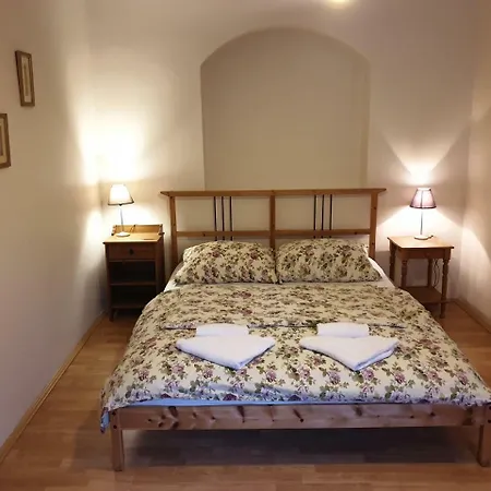 St. Kristof Apartman דירה *